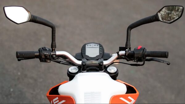 KTM Handlebar Black 200/250/390 - Black - Image 3